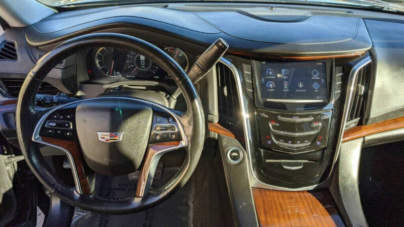 2017 Cadillac Escalade ESV Luxury