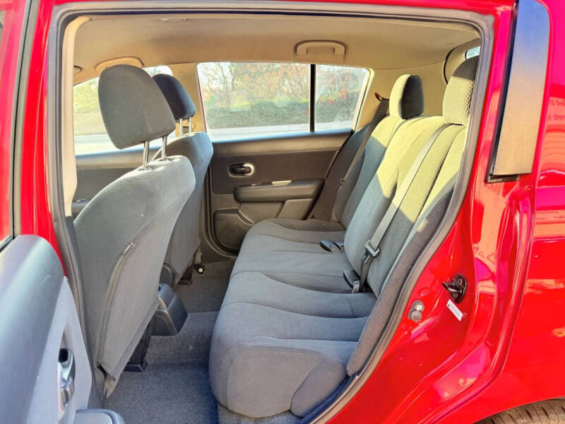 2012 Nissan Versa 1.8 S