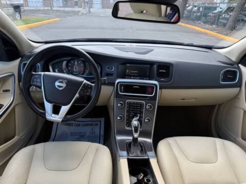 2015 Volvo S60 T5 Platinum