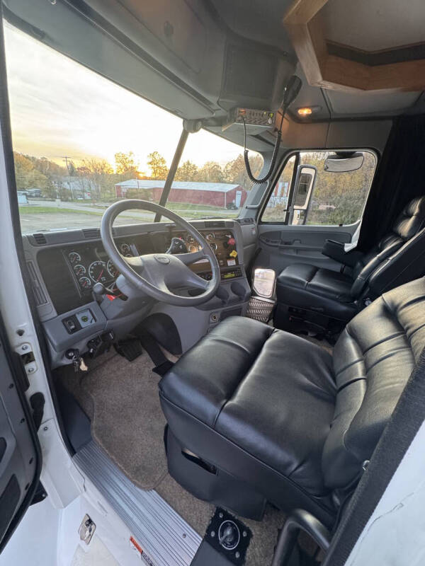 2006 Freightliner Haulmark