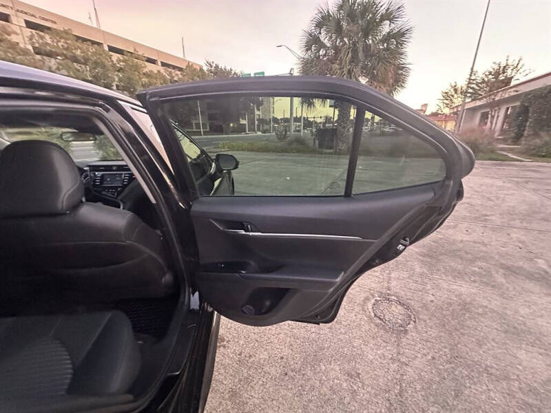 2018 Toyota Camry SE