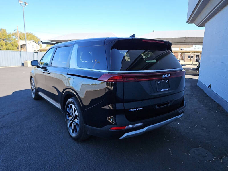 2024 Kia Carnival EX