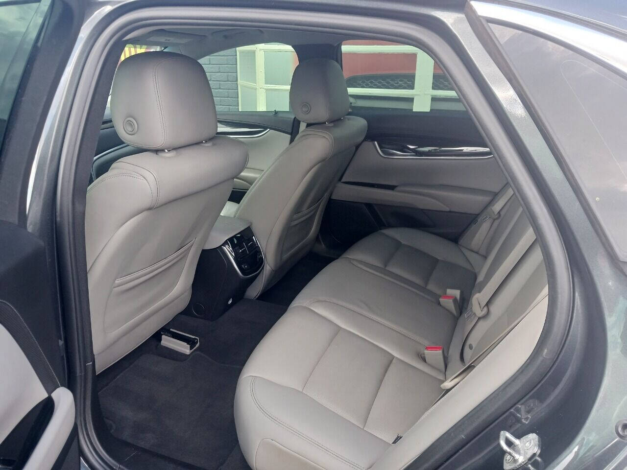 2017 CADILLAC XTS Sedan - $14,999