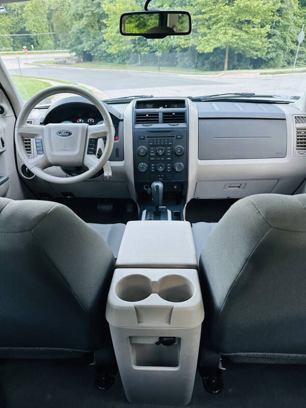 2010 Ford Escape XLS - Photo 21