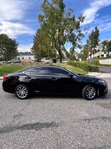 2016 Lexus ES 300h