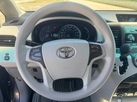 2011 Toyota Sienna LE 7-Passenger