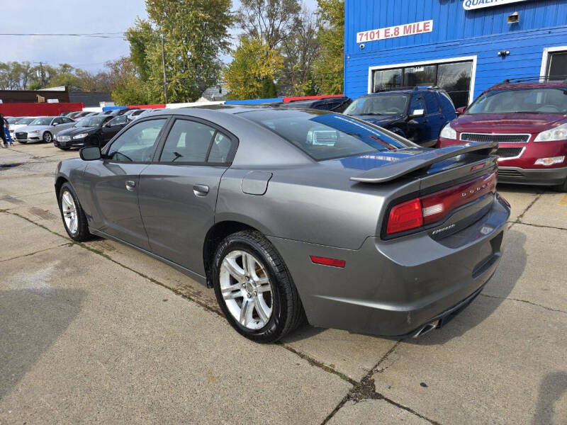 2011 Dodge Charger SE photo 3