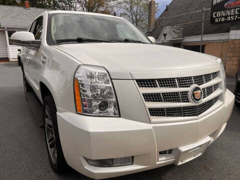 2013 Cadillac Escalade for sale at Dracut's Car Connection in Methuen MA