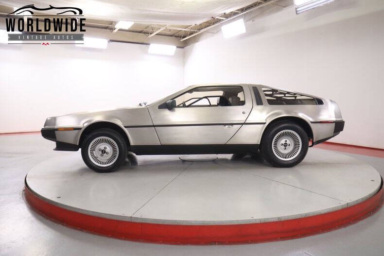 1981 DeLorean DMC-12