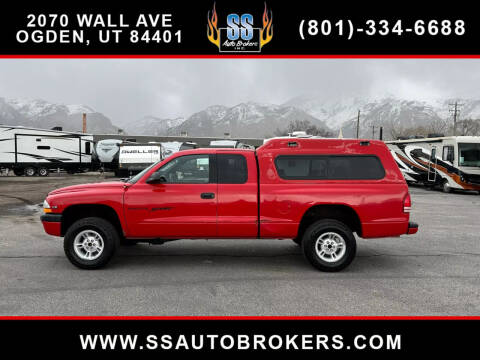 2000 Dodge Dakota for sale at S S Auto Brokers in Ogden UT