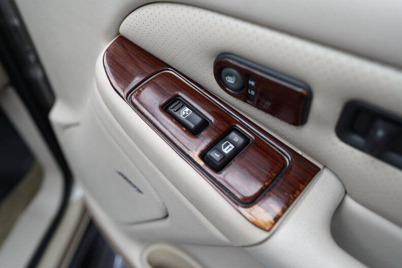 2002 Cadillac Escalade