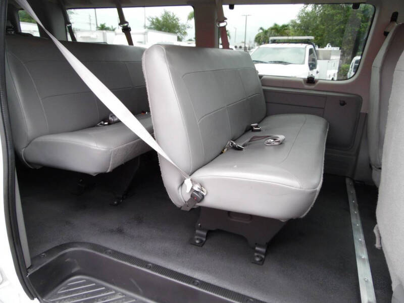 2006 Ford E-350