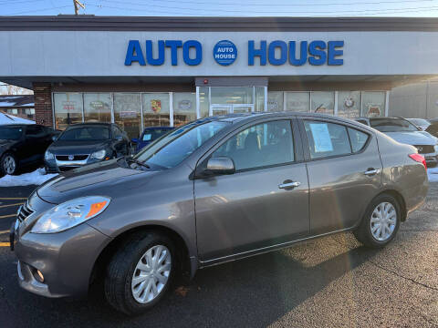 2012 Nissan Versa 1.6 SV