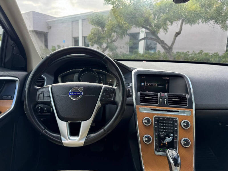 2017 Volvo XC60 T5 Inscription