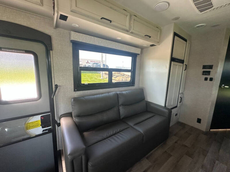 2023 Jayco Redhawk