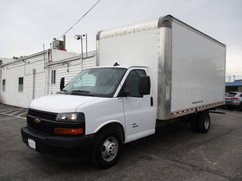 2021 Chevrolet Express for sale at Vantage Motors LLC in Raytown MO