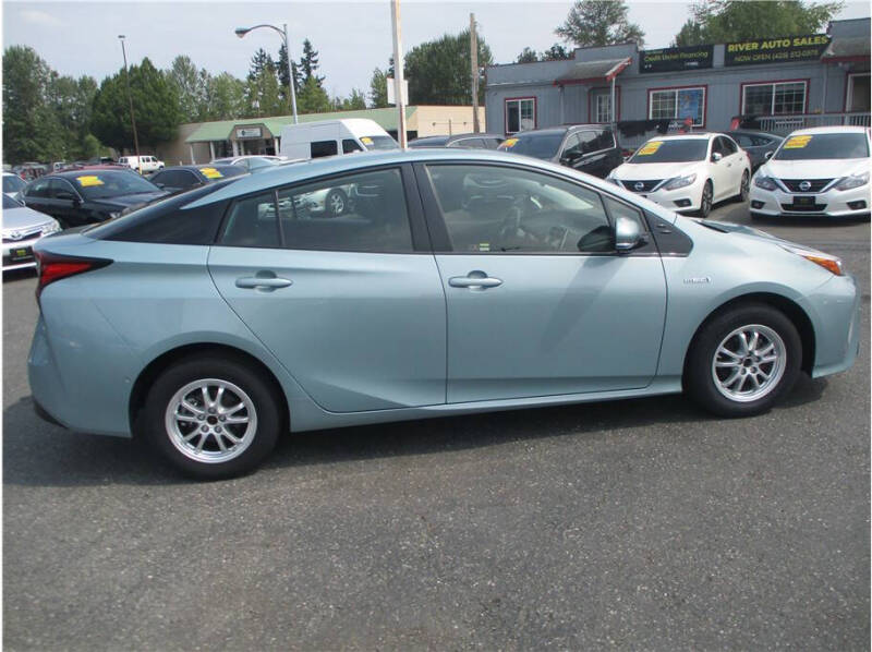 2019 Toyota Prius LE AWD-e