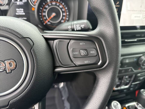 2026 Jeep Gladiator Sport