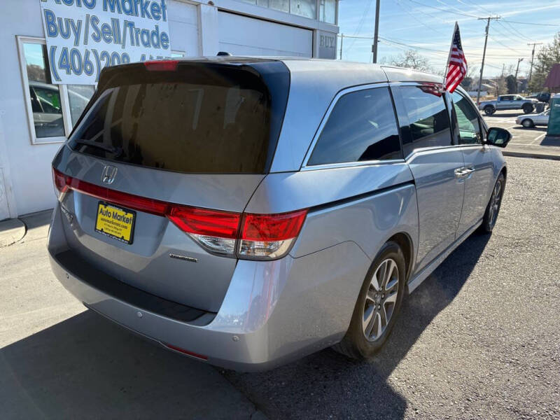 2016 Honda Odyssey Touring photo 5