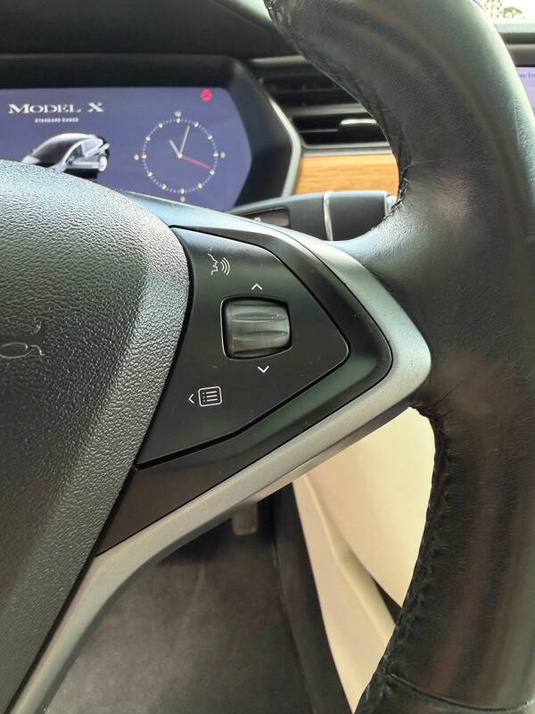 2019 Tesla Model X Standard Range