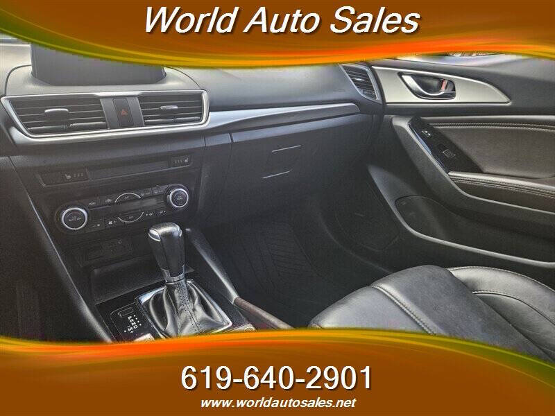 2018 Mazda MAZDA3 Touring