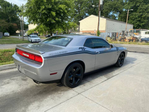 2013 Dodge Challenger R/T Plus