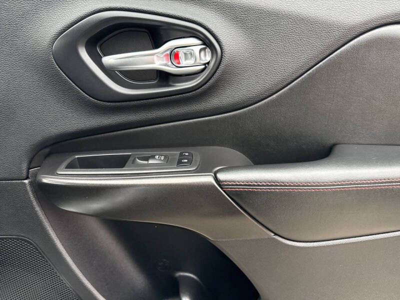 2020 Jeep Cherokee Trailhawk