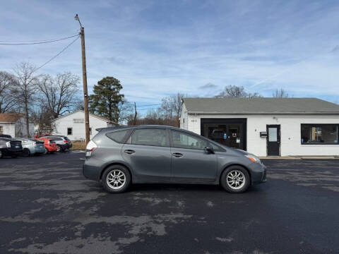 2012 Toyota Prius v Two