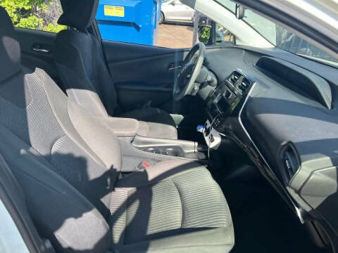 2016 Toyota Prius Two