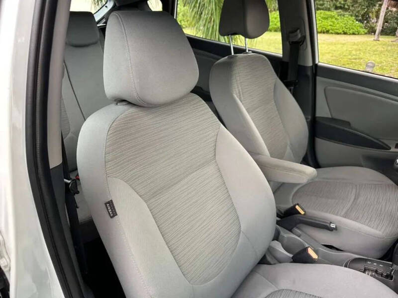 2015 Hyundai Accent GS