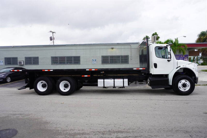 2015 Freightliner M2 106