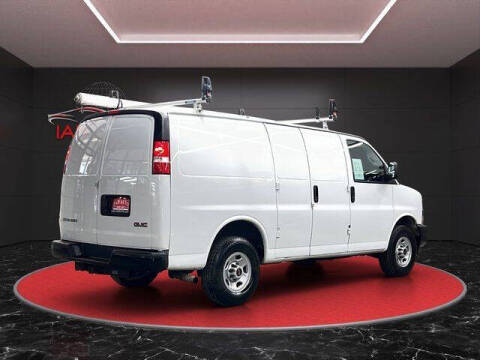 2022 GMC Savana 2500