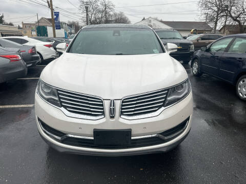 2016 Lincoln MKX for sale at Roy's Auto Sales in Harrisburg PA