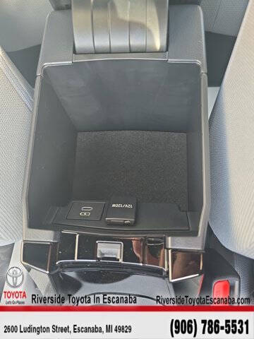 2025 Toyota Corolla Hatchback SE