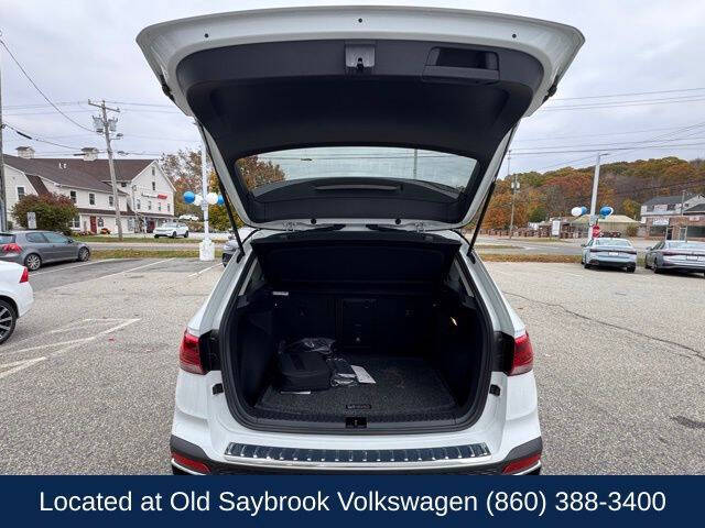 2023 Volkswagen Taos SE 4Motion