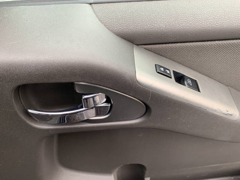 2012 Nissan Pathfinder Silver Edition