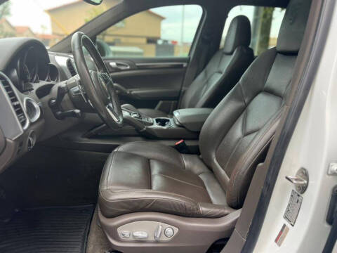 2017 Porsche Cayenne Platinum Edition