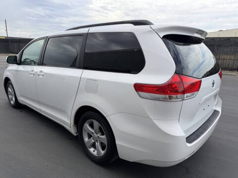2012 Toyota Sienna