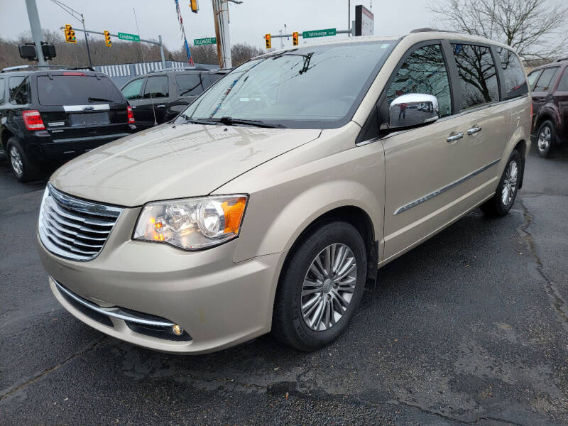 2014 Chrysler Town and Country for sale at Cedar Auto Group LLC in Akron OH