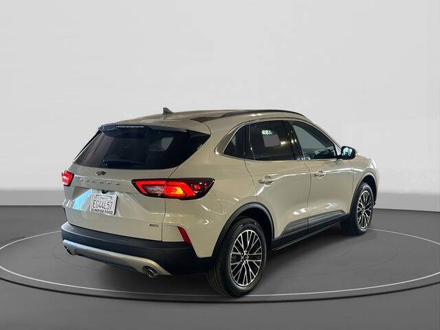 2025 Ford Escape Plug-In Hybrid PHEV