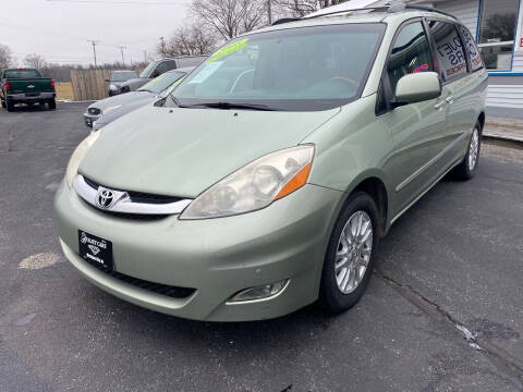 2008 Toyota Sienna for sale at Budjet Cars in Michigan City IN
