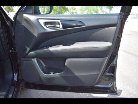 2017 Nissan Pathfinder S