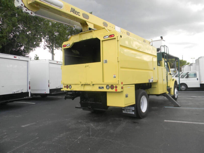 2017 Freightliner M2 106
