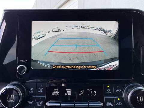 2025 Toyota Highlander LE