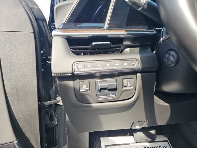 2024 Cadillac Escalade ESV Premium Luxury Platinum