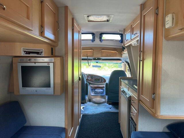 2003 Ford E-Series E-350 SD