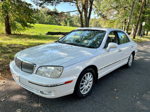 2004 Hyundai XG350 for sale at Morris Ave Auto Sales in Elizabeth NJ