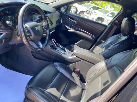 2023 Cadillac XT4 Luxury
