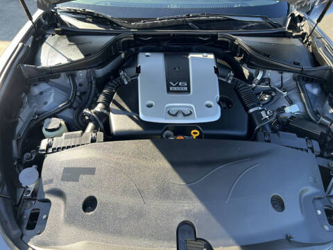 2015 Infiniti Q70 3.7