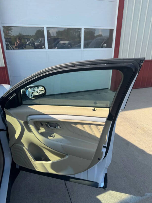 2016 Ford Taurus SEL